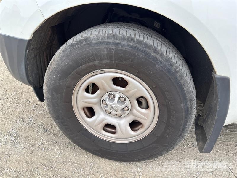 Nissan Frontier 4x2 Extended Cab Pickup Egyéb