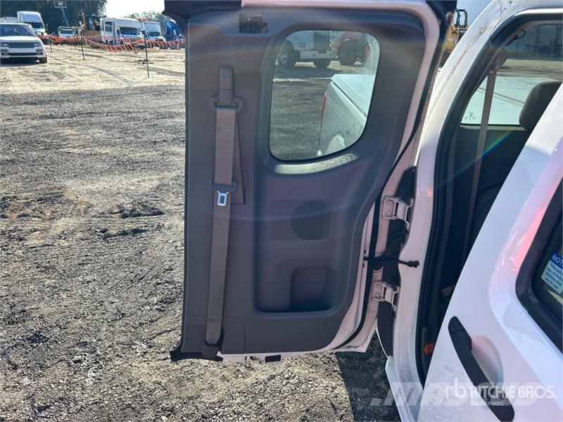 Nissan Frontier 4x2 Extended Cab Pickup Drugi