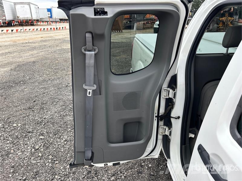 Nissan Frontier 4x2 Extended Cab Pickup Andere Transporter