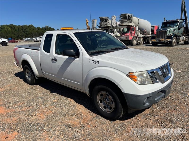 Nissan Frontier 4x2 Extended Cab Pickup Drugi