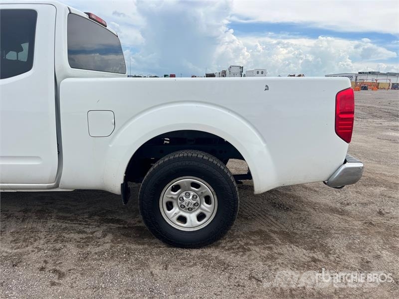 Nissan Frontier 4x2 Extended Cab Pickup Andere Transporter