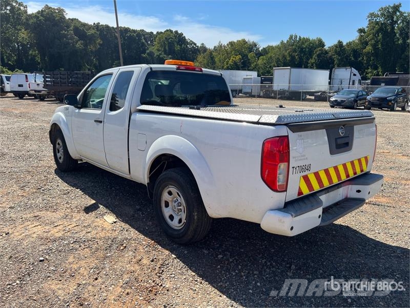 Nissan Frontier 4x2 Extended Cab Pickup Drugi