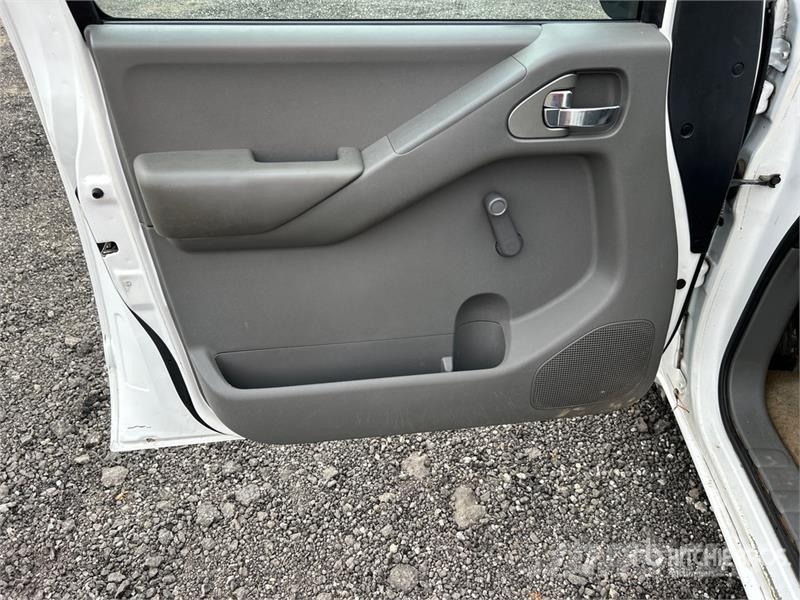 Nissan Frontier 4x2 Extended Cab Pickup Andere Transporter