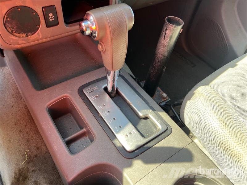 Nissan Frontier 4x2 Extended Cab Pickup Прочие фургоны