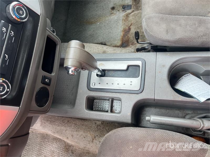 Nissan Frontier 4x2 Extended Cab Pickup Andere Transporter