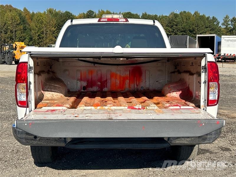 Nissan Frontier 4x2 Extended Cab Pickup Drugi