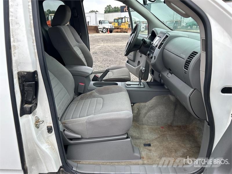 Nissan Frontier 4x2 Extended Cab Pickup Andere Transporter
