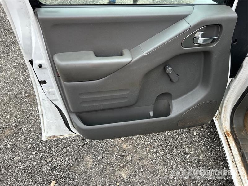 Nissan Frontier 4x2 Extended Cab Pickup Andere Transporter
