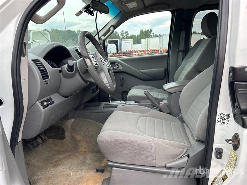 Nissan Frontier 4x2 Extended Cab Pickup Andere Transporter