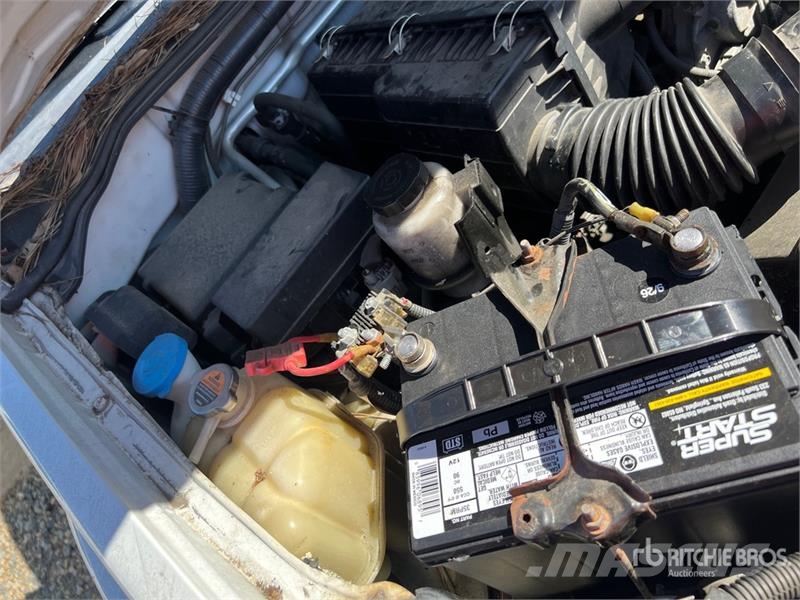 Nissan Frontier 4x2 Extended Cab Pickup Прочие фургоны
