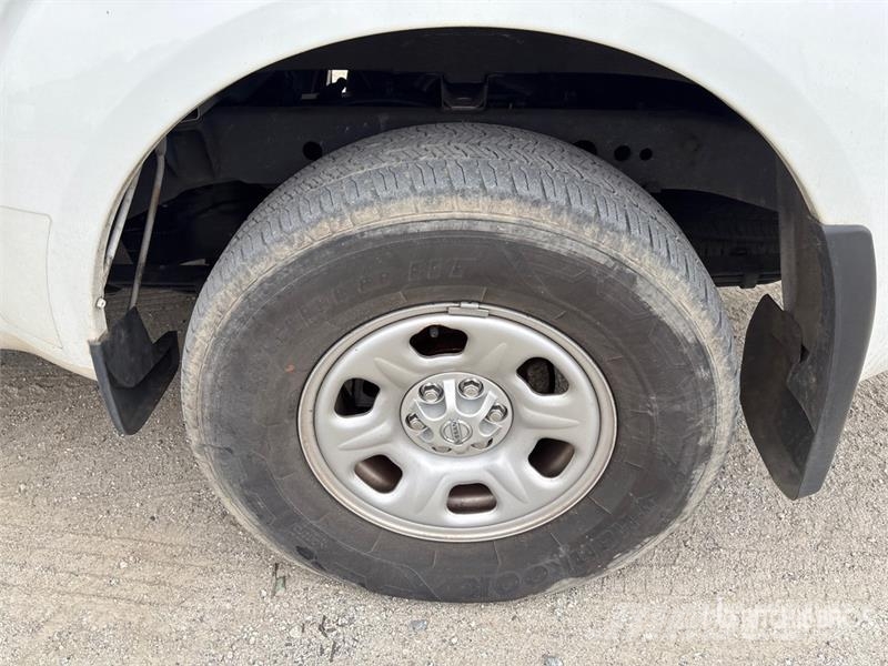 Nissan Frontier 4x2 Extended Cab Pickup Egyéb
