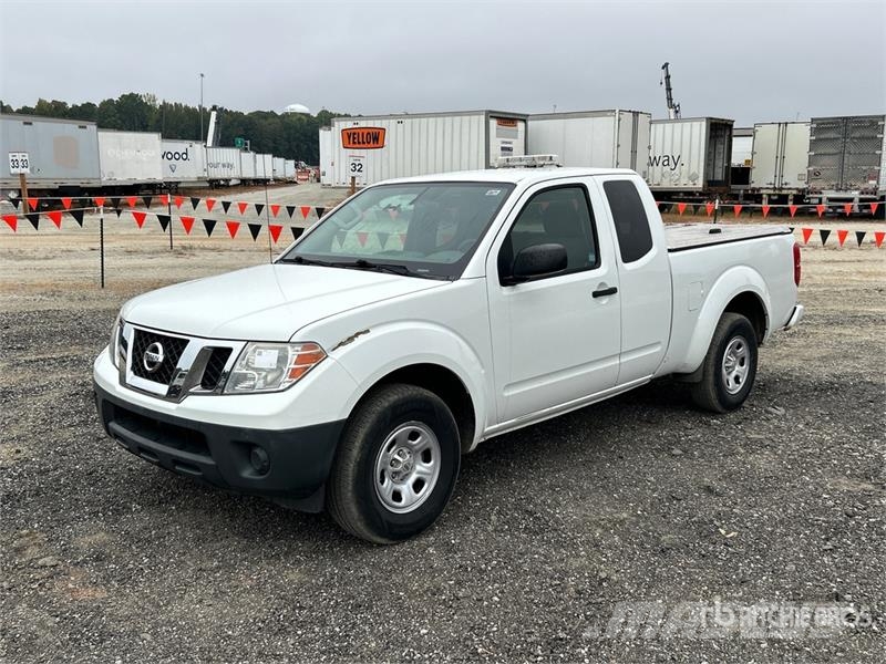 Nissan Frontier 4x2 Extended Cab Pickup Andere Transporter