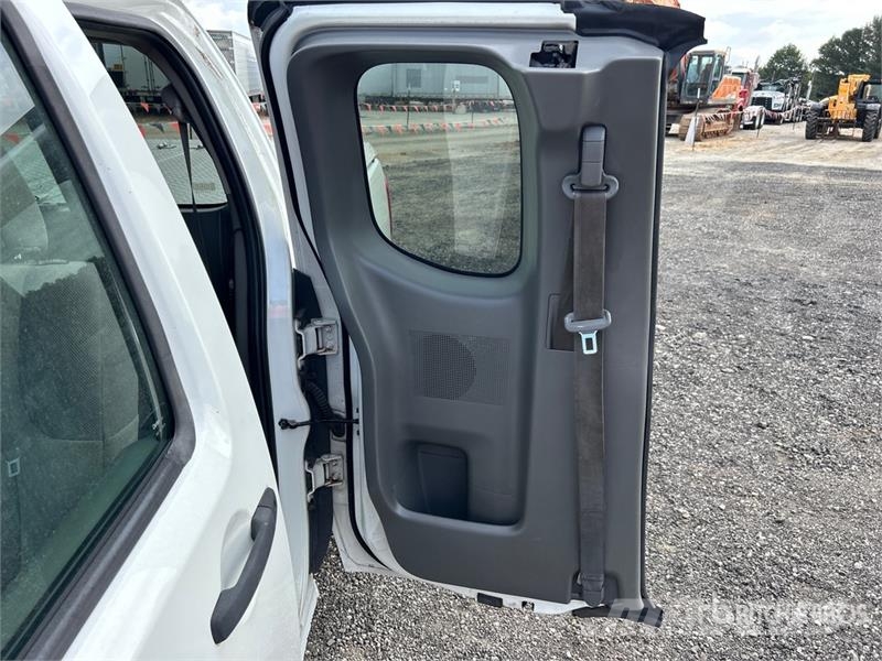 Nissan Frontier 4x2 Extended Cab Pickup Andere Transporter