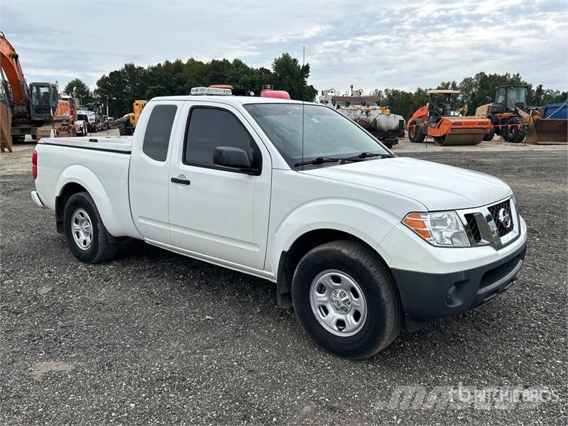 Nissan Frontier 4x2 Extended Cab Pickup Andere Transporter