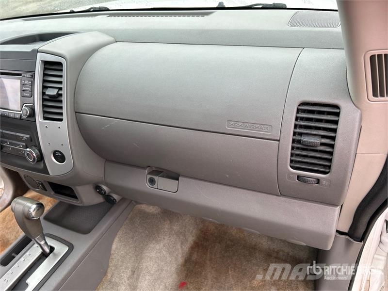 Nissan Frontier 4x2 Extended Cab Pickup Andere Transporter