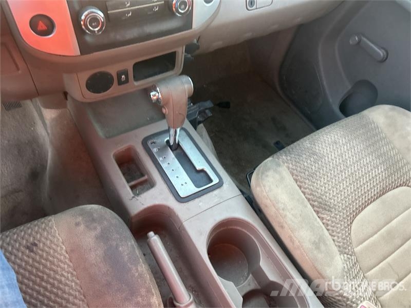 Nissan Frontier SV 4x2 Extended Cab Pickup Прочие фургоны