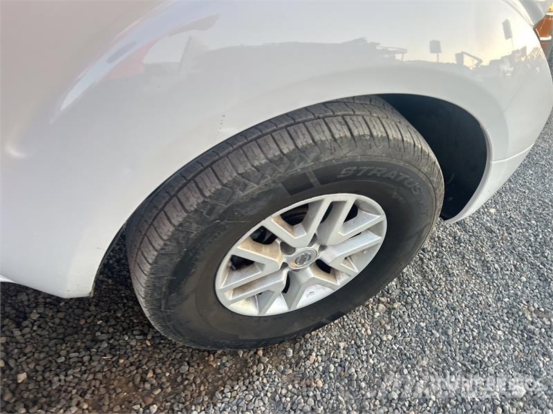 Nissan Frontier SV 4x2 Extended Cab Pickup Прочие фургоны
