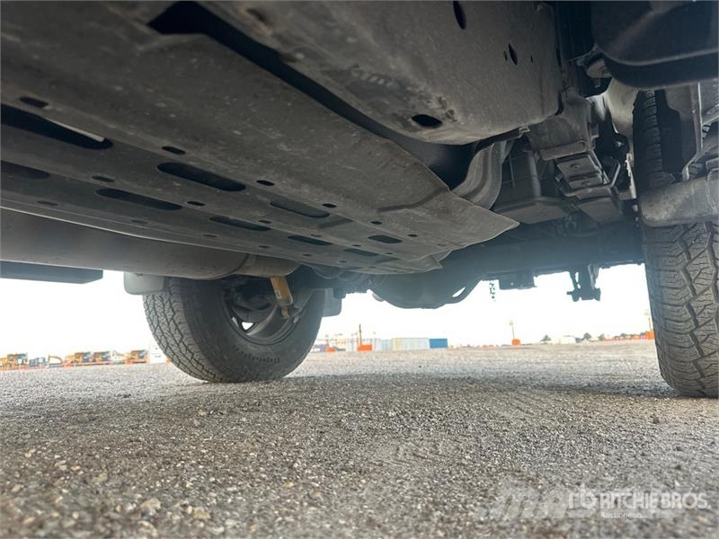 Nissan Frontier XE 기타