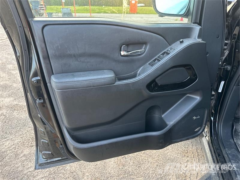 Nissan Frontier XE 기타
