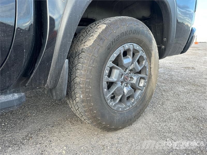 Nissan Frontier XE 기타