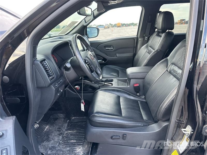 Nissan Frontier XE 기타