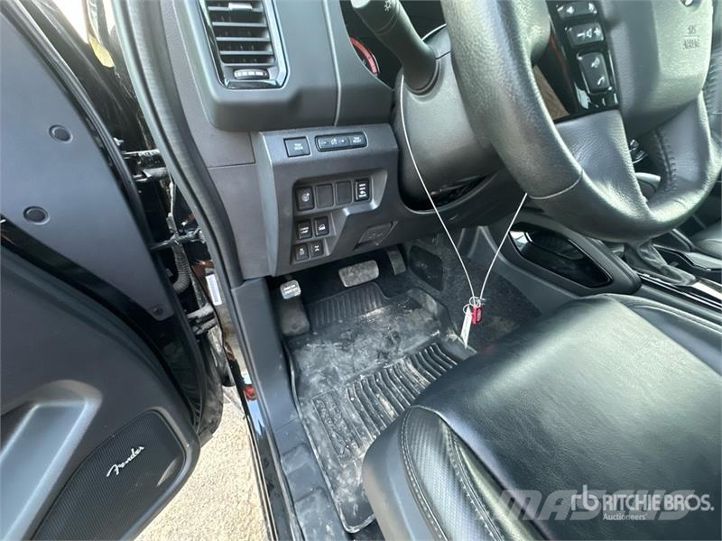 Nissan Frontier XE 기타