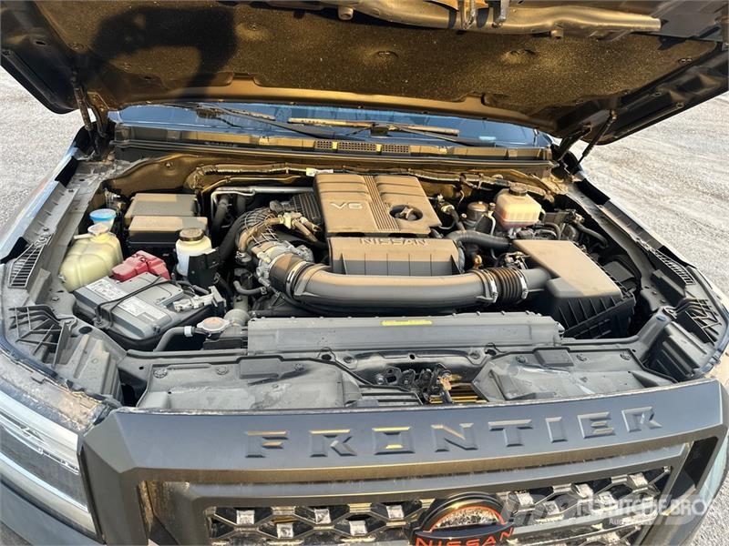 Nissan Frontier XE 기타