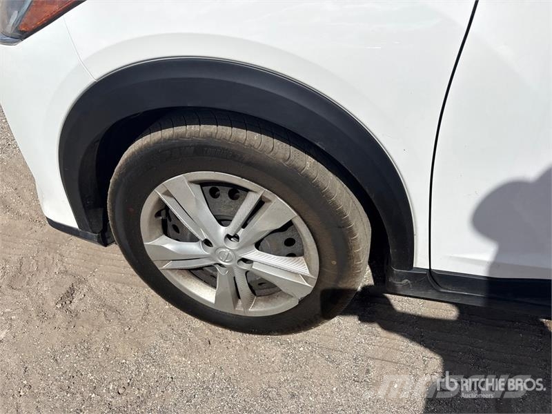 Nissan Kicks 2WD SUV Automašīnas