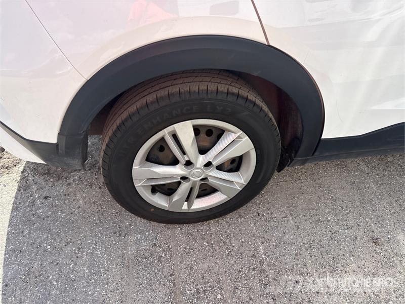 Nissan Kicks 2WD SUV Automašīnas