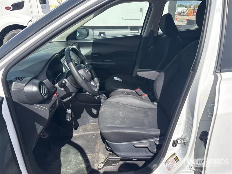 Nissan Kicks 2WD SUV Automašīnas