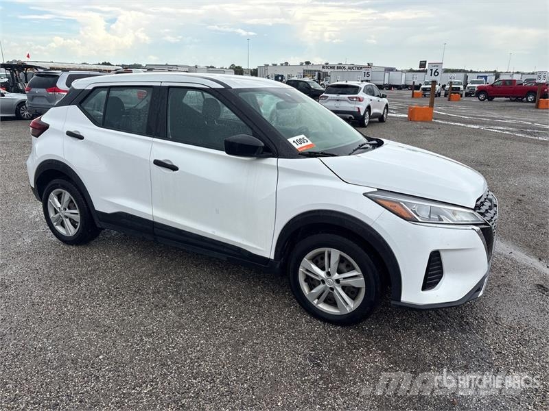Nissan Kicks 2WD SUV Automašīnas
