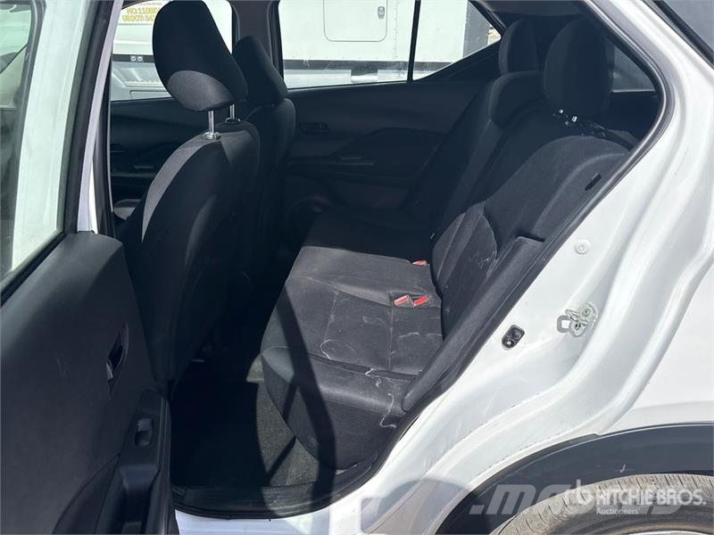Nissan Kicks 2WD SUV Automašīnas