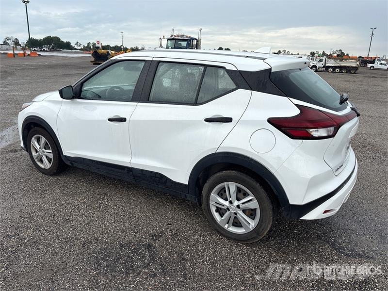 Nissan Kicks 2WD SUV Automašīnas