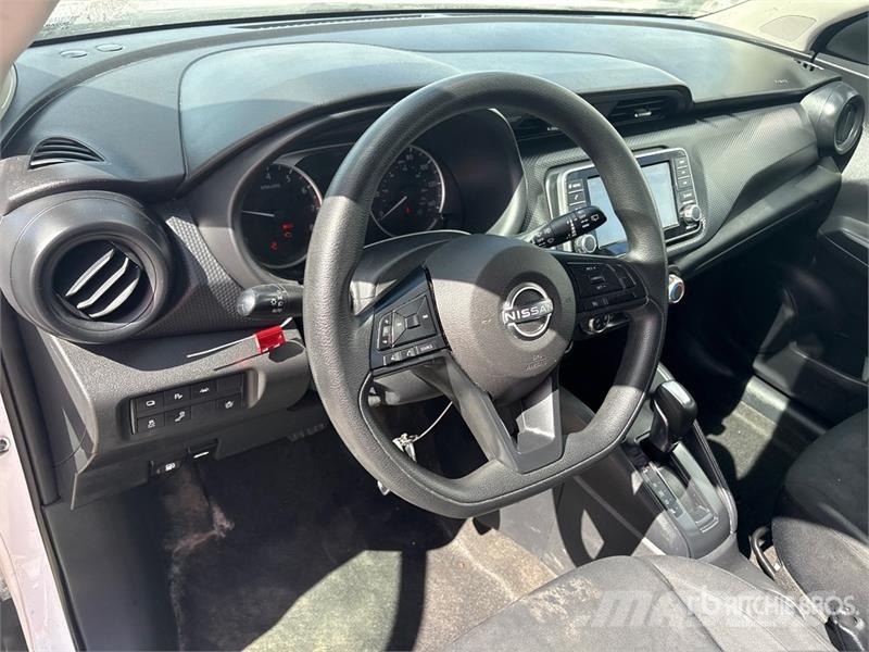 Nissan Kicks 2WD SUV Automašīnas