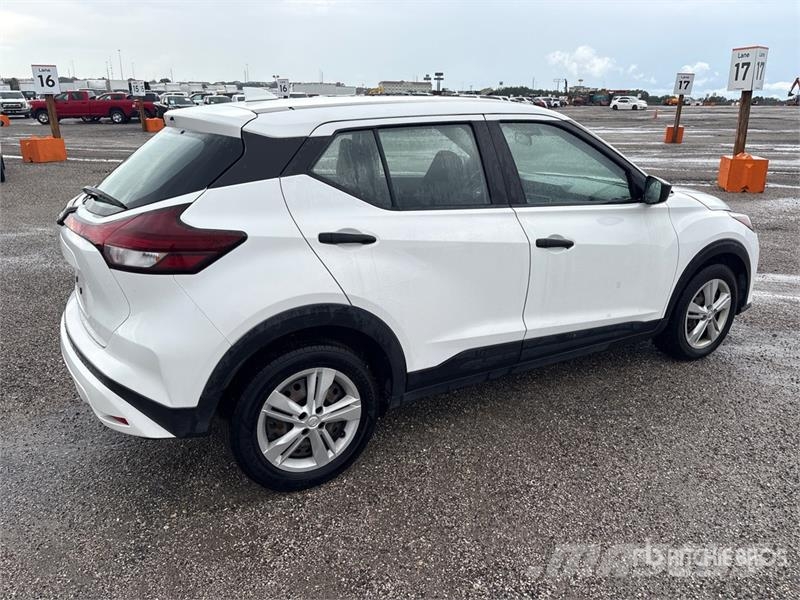 Nissan Kicks 2WD SUV Automašīnas