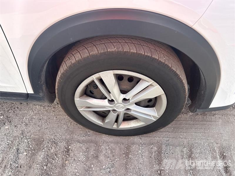 Nissan Kicks 2WD SUV Automašīnas