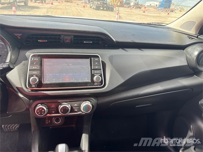 Nissan Kicks 2WD SUV Automašīnas