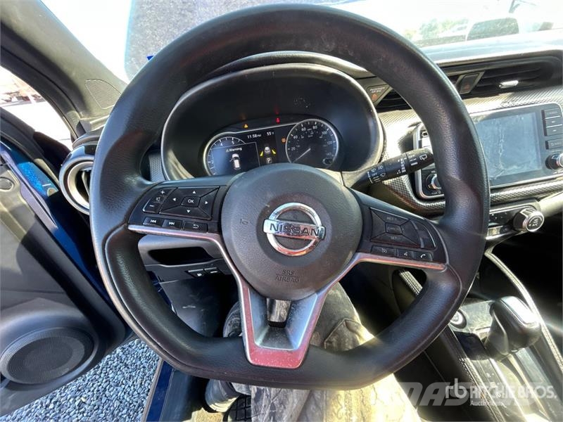 Nissan Kicks SV 2WD SUV (Inoperable) Автомобілі