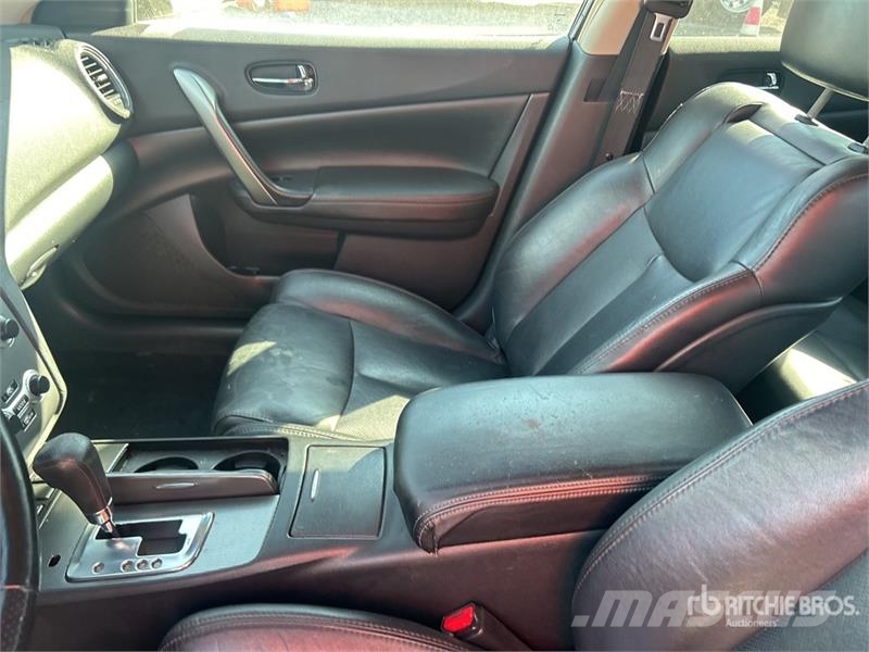 Nissan MAXIMA Automobile Henkilöautot