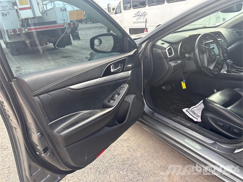 Nissan Maxima Automobile Samochody osobowe