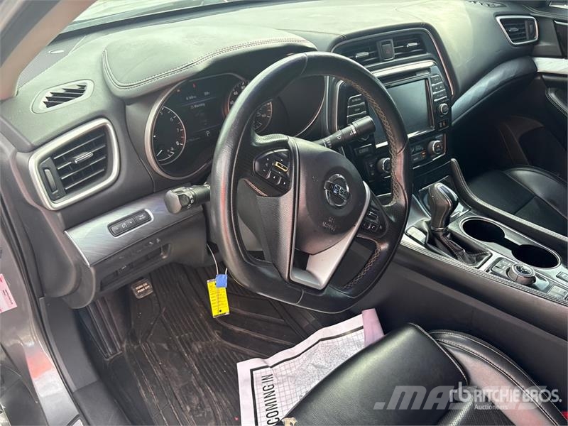 Nissan Maxima Automobile Samochody osobowe