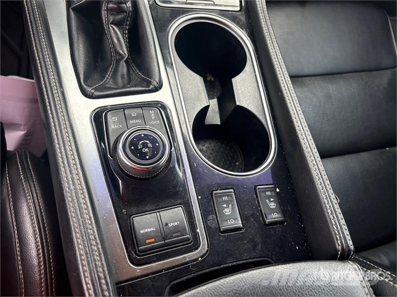 Nissan Maxima Automobile Samochody osobowe