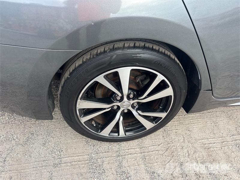 Nissan Maxima Automobile Samochody osobowe