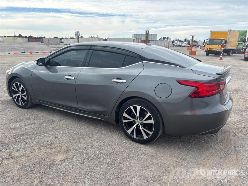 Nissan Maxima Automobile Samochody osobowe