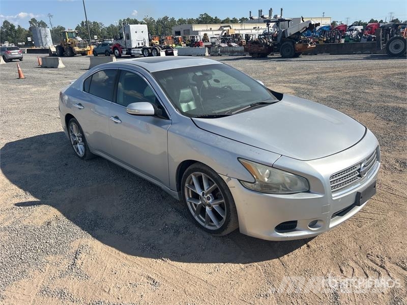 Nissan MAXIMA Automobile Henkilöautot