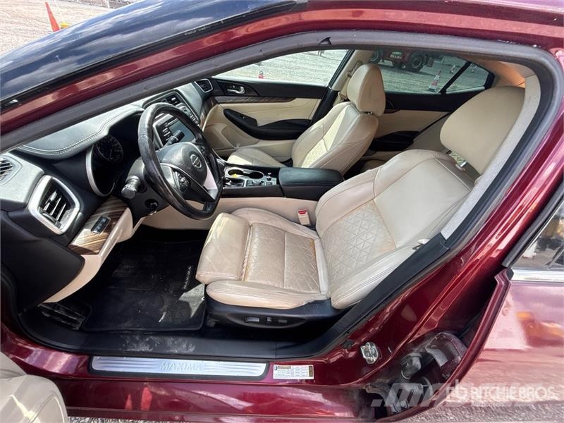 Nissan Maxima Platinum Automobile Automobili