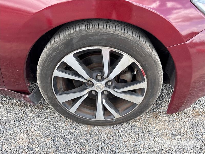 Nissan Maxima Platinum Automobile Automobili