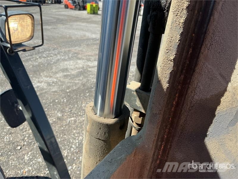 Nissan MPL02A25LV 4300 lb Pneumatic Tire Forklift Другие складские механизмы