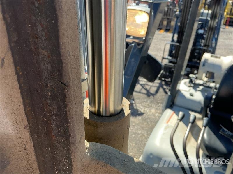 Nissan MPL02A25LV 4300 lb Pneumatic Tire Forklift Другие складские механизмы