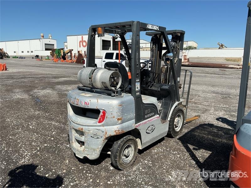 Nissan MPL02A25LV 4300 lb Pneumatic Tire Forklift Другие складские механизмы